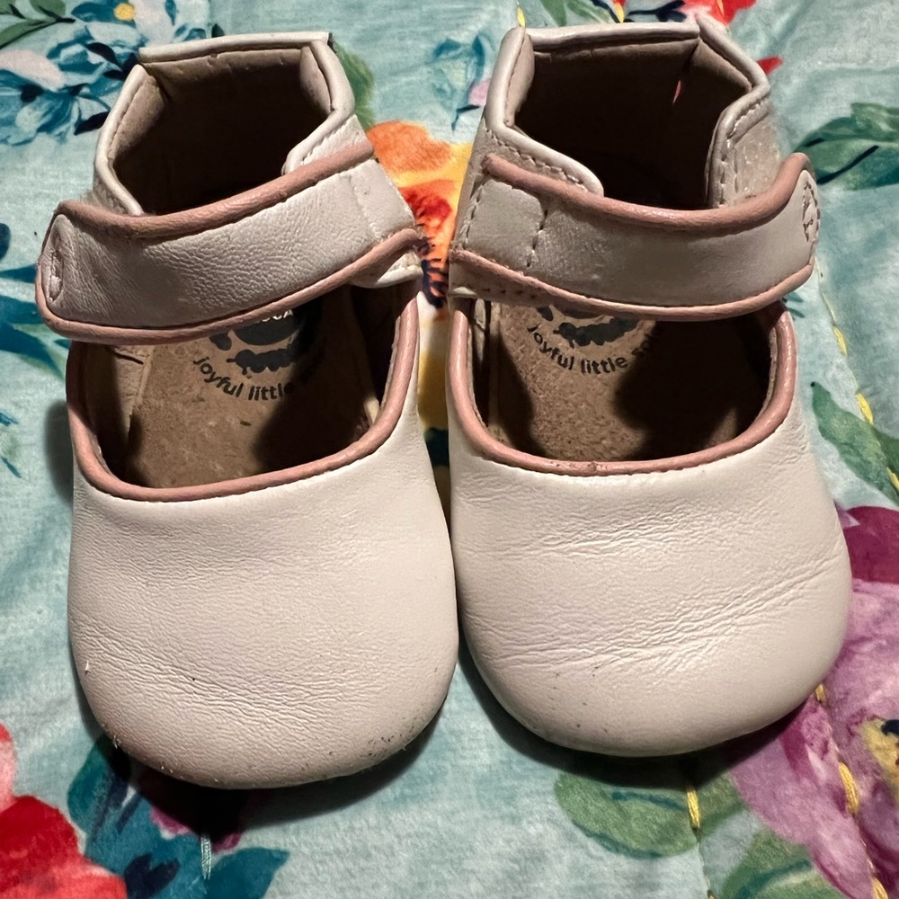 Livie & Luca shoes size 12-18 months